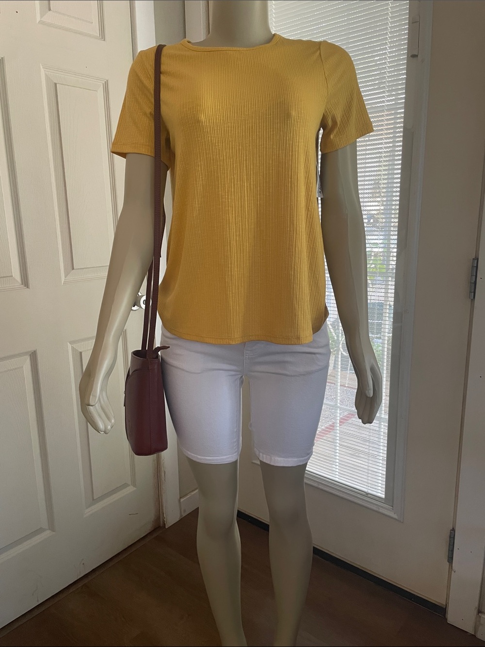 Old Navy Ribbed Short Sleeve Tee in Mustard